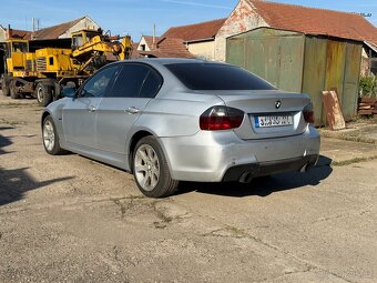 BMW e90 330xd M-paket - 4