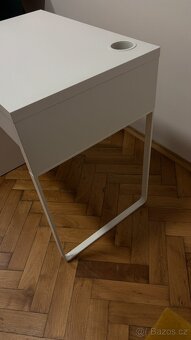 Bílý stůl Ikea Micke - 4