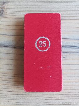 Vyznamenání za 25 let služby v civilní sektoru - 4