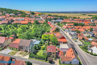 Rodinný dům s garáží a nádhernou zahradou Křepice u Hustopeč - 4