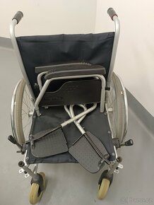 Mechanický invalidní vozík. - 4