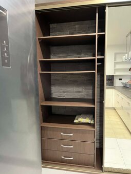 Prostorná skříň - 4