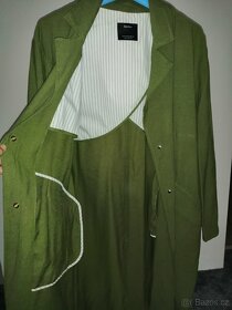 Baloňák kabát khaki zelený Bershka, velikost M, super stav. - 4
