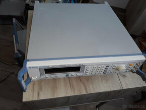 Signálový generátor Rohde Schwarz SML02 9kHz- 2,2GHz +option - 4