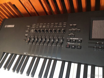 Yamaha Motif XF 8 - 4
