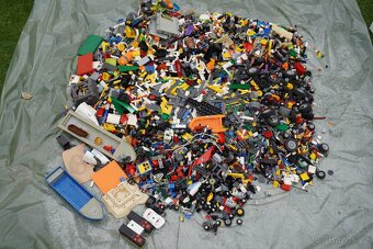Lego 24,7 kg + návody - 4