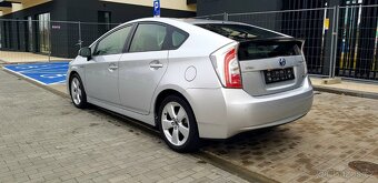 Toyota Prius 1.8 hybridní pohon - 4