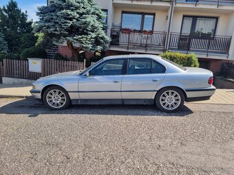 Bmw e38 740i - 4