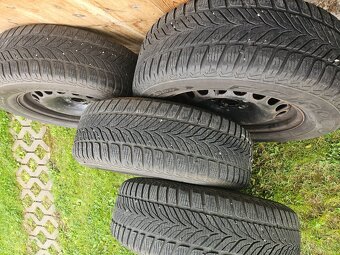 Zimní pneu 215/65 R 16 - 4