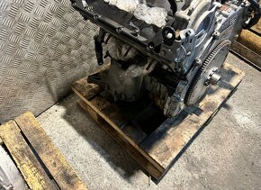 Audi A5 8T0 motor 3.0TDI CCW - 4