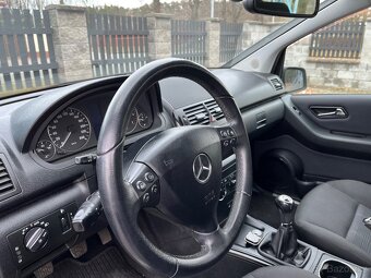Mercedes A - 4