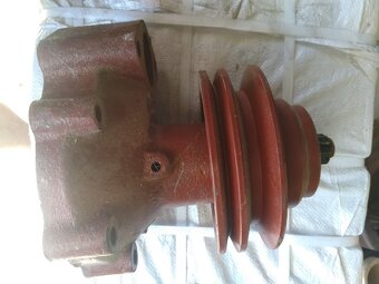 vodná pumpa DT-75 (A-41) - - 4