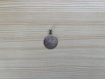 Stříbrný řetízek s přívěskem Škoda (1895-1995) - 4