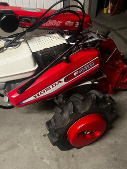 Honda víceúčelový malotraktor s lištovou sekačkou -zánovní - 4