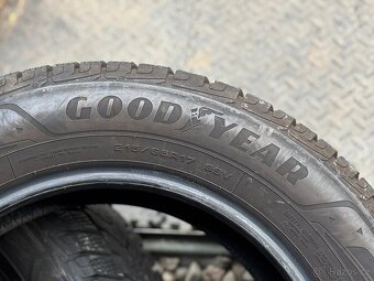 215/65/17 - Goodyear zimní pár pneu - 4