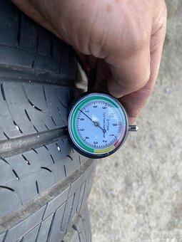 Pneu 215/60 R17C - 4