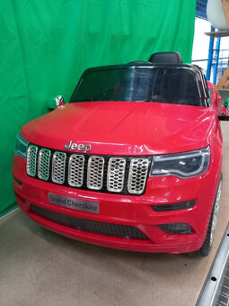 Dětské elektrické auto JEEP GRAND CHEROKEE červené - 4