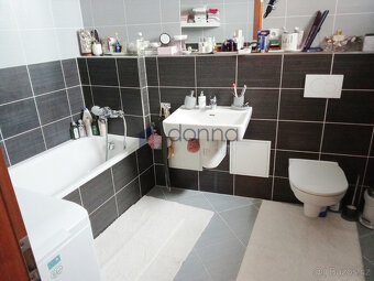 Pronájem bytu 2+kk, 56m2 + terasa a lodžie, ul. Zakšínská, P - 4