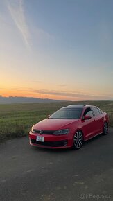 VOLKSWAGEN JETTA GLI nová stk - 4