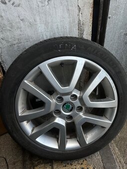 Alu kola 5x112 r17 original škoda - 4