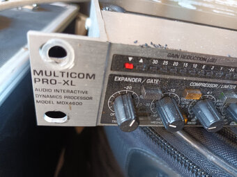 Behringer Multicom Pro-XL MDX4600 - 4