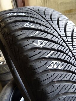 Celoroční pneumatiky Goodyear, 235/55/17, 2 ks, 6,5 mm - 4