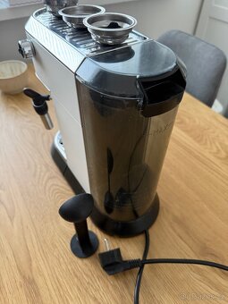 Pákový kávovar Delonghi Dedica - 4