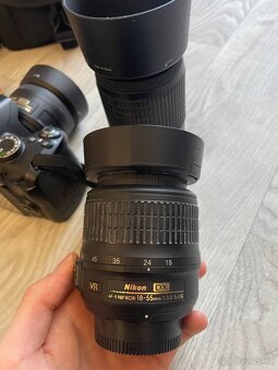 Nikon D3000 + objektivy + příslušenství - 4