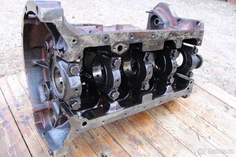 Zetor 8011 8111 10145 díly motoru - 4