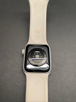 Apple Watch serie 5 40mm stribrne - 4