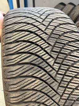 225/35 R19 Goodride - 4