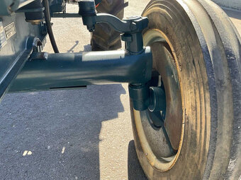 Traktor Kubota L2002 - 4
