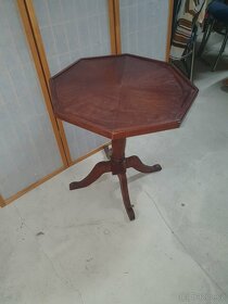 Mahagonový odkládací stolek - 4