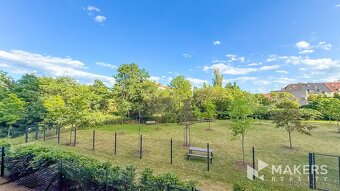 Prodej stylového bytu 3+kk se dvěma balkony, garáží a sklepe - 4