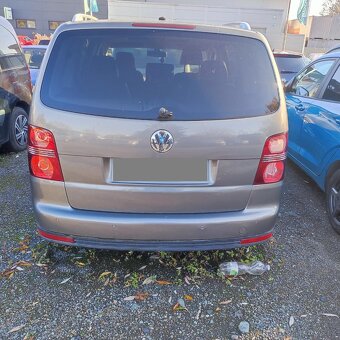 Volkswagen Touran 2.0Tdi DSG 103 KW BEZ DPF 8/2008 Kůže - 4