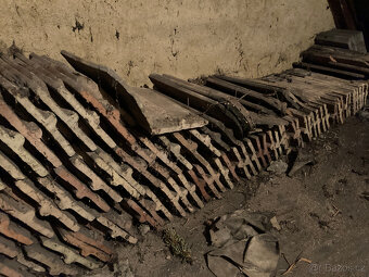 Střešní tašky typu bobrovka za odvoz - 4