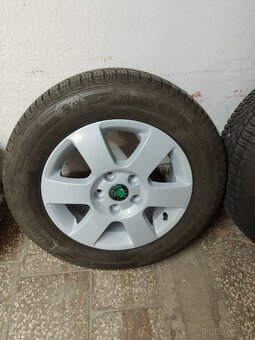 ALU disky originál Škoda 5x112 R15 zimní pneu - 4