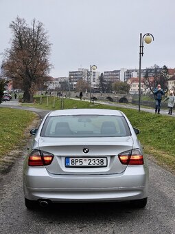 BMW E90 320i - 4