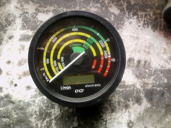 Otáčkoměr. - 4