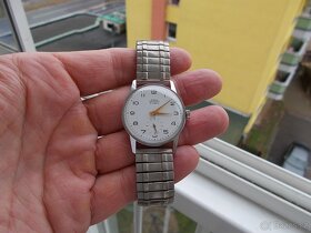 krasne  hodinky prim rok 1959 typ strojek 0111 top - 4