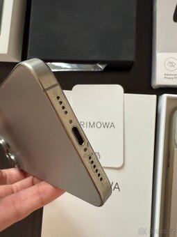 Apple iPhone 15 Pro Max 256GB Natural Titanium + Rimowa obal - 4