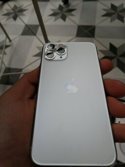 iPhone 11 pro bílý s příslušenstvím - 4