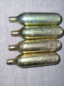 Pumpicka na kolo na bombičky CO2 + 5 ks bombiček - 4