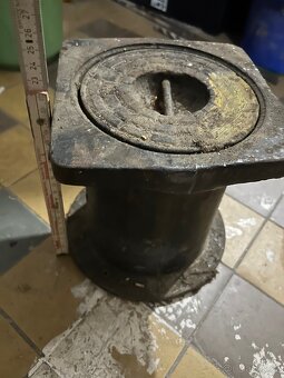 Litinový poklop/ uzávěr vody - 4