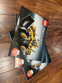 Lego Technic 8265 Přední nakladač - 4