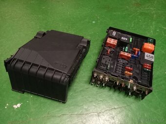 VW Touran - pojistkové skříň - 4