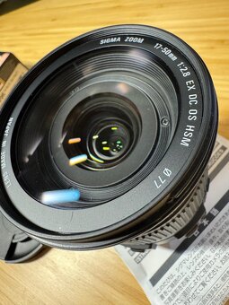 Sigma 17–50 mm F2.8 EX DC OS – světelný zoom - 4