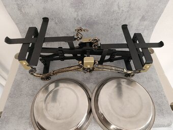 Staré 5kg dvoumiskové váhy po renovaci. Nové nerezové misky. - 4