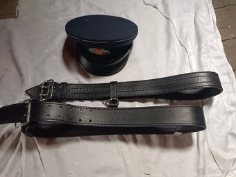Vojenská kapsa  a čepice , opasek - 4