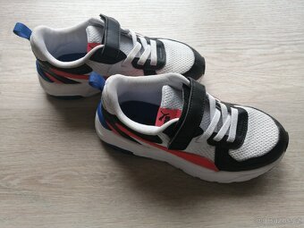 TENISKY A NAZOUVAKY - 4